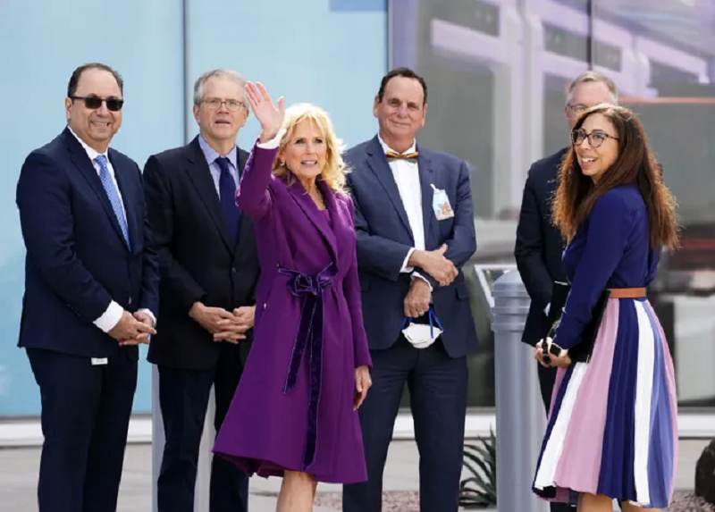 First Lady of the United States meeting with a group.